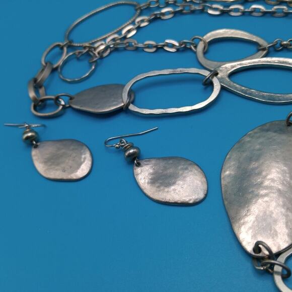 Chico's Necklace Belt Combo Matching Earrings, Hammered Silver Tone, Belt 43" - Picture 11 of 12